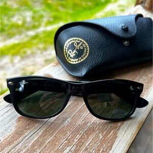 Ray Ban New Wayfarer Classic sunglasses